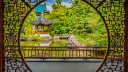 Khách sạn ở Vancouver nằm gần sân bay Dr. Sun Yat-Sen Classical Chinese Garden