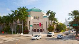 Khách sạn ở Bãi biển Miami nằm gần sân bay Temple Emanu-El