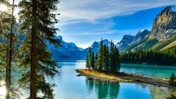 Tìm chuyến bay giá rẻ tới Canada