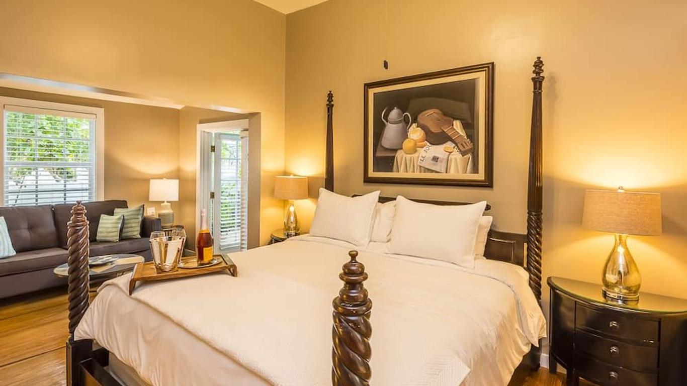 L'Habitation Guesthouse- Adult Exclusive