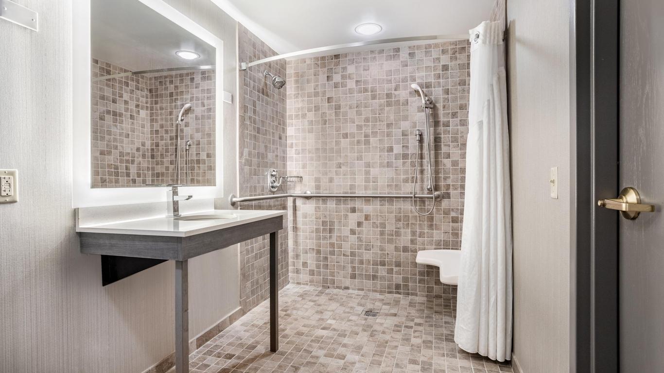 Holiday Inn Lafayette-City Centre