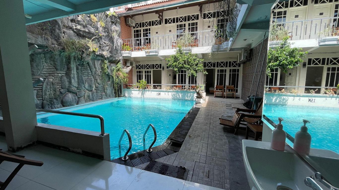Cristalit Hotel