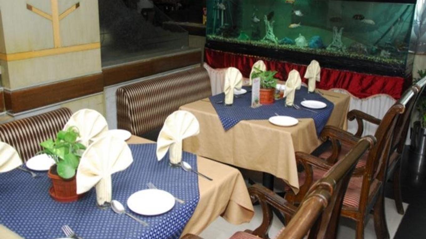 Hotel Kinara Grand