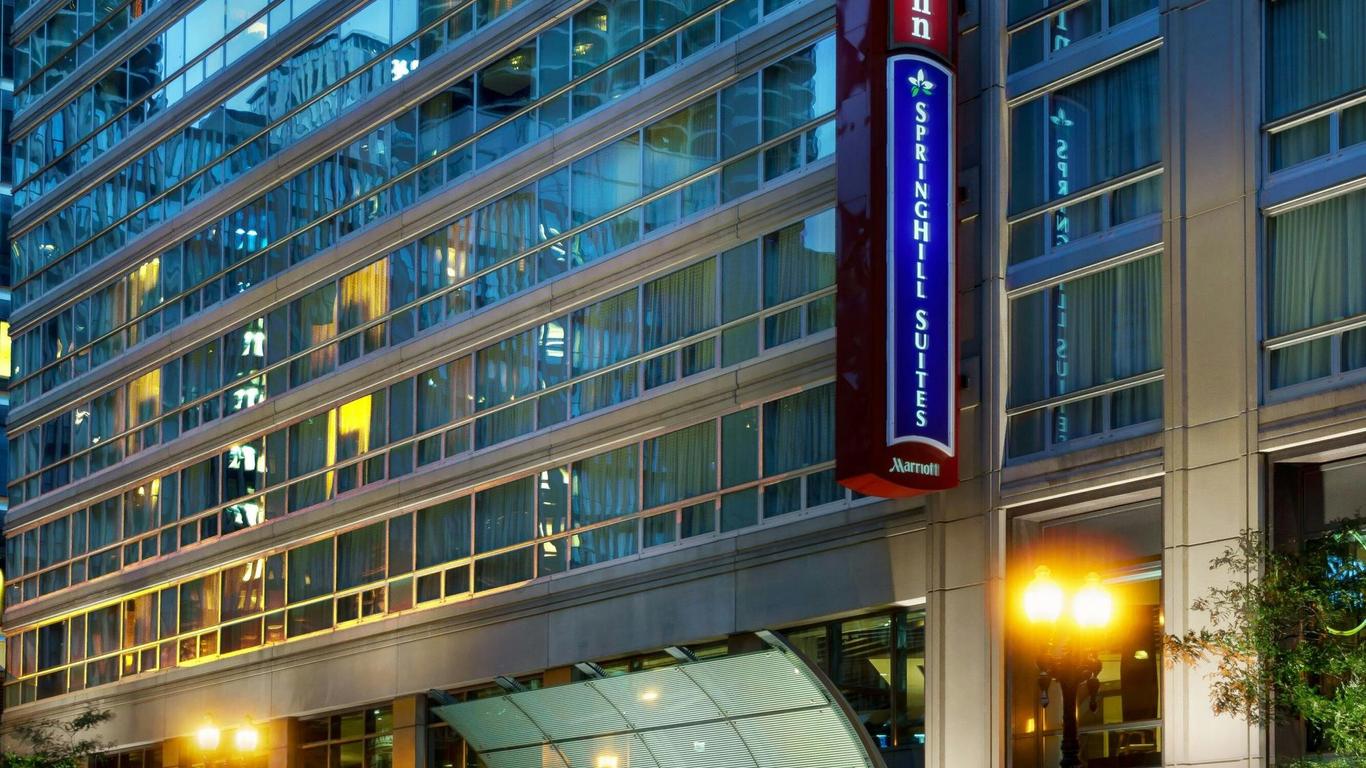 SpringHill Suites by Marriott Chicago Downtown/River North