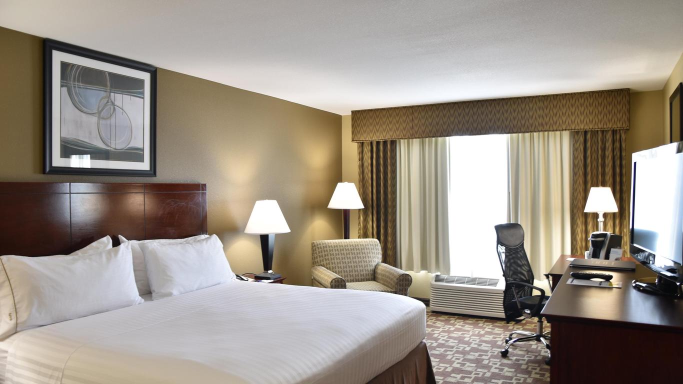 Holiday Inn Express Hotel And Suites St. Charles, An IHG Hotel