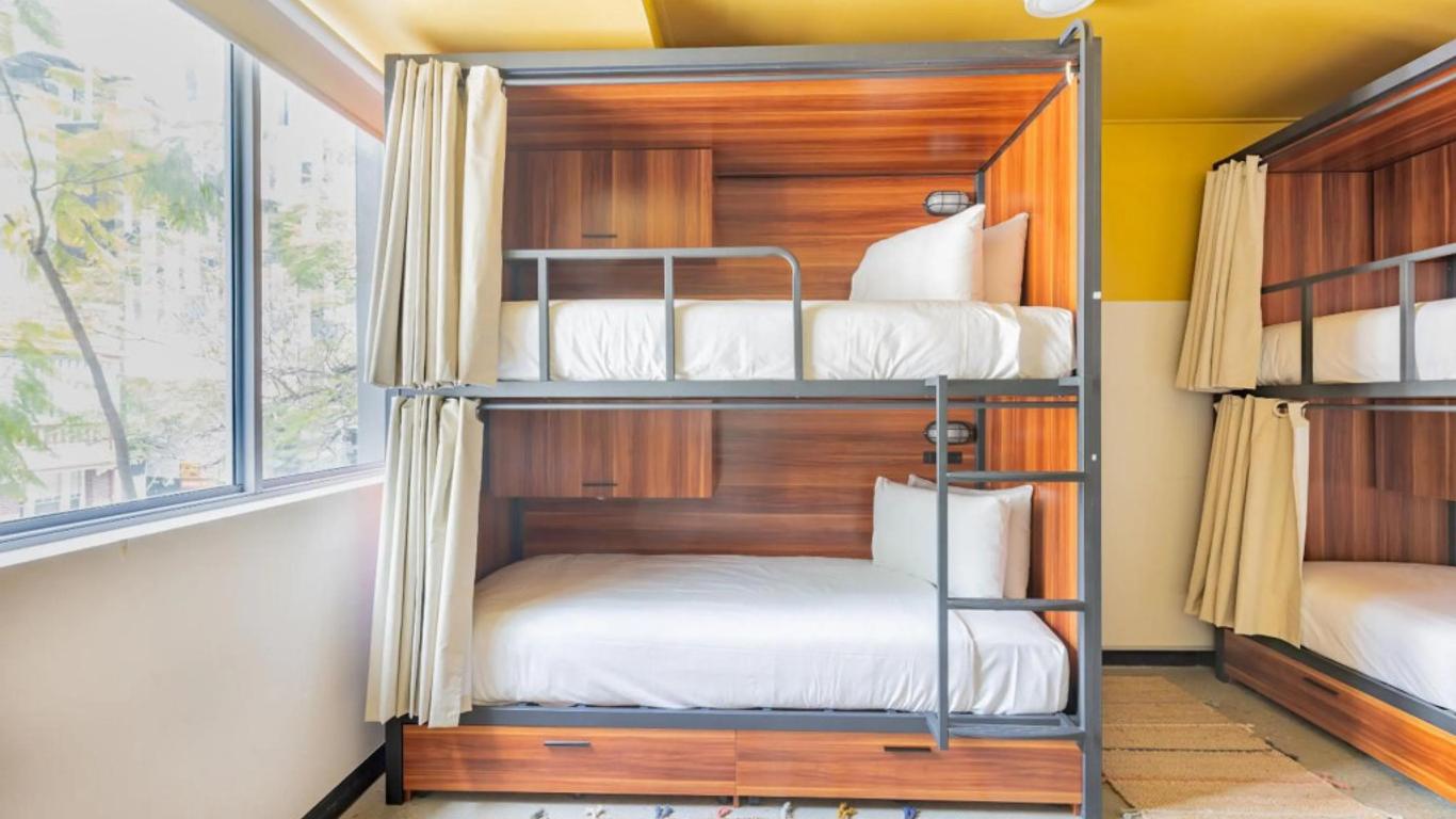 Base Brisbane Uptown Backpackers