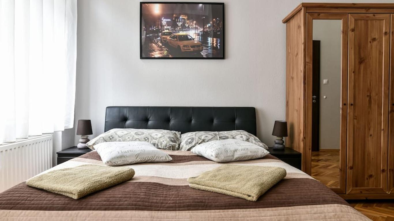 Corvin Point Rooms And Apartments