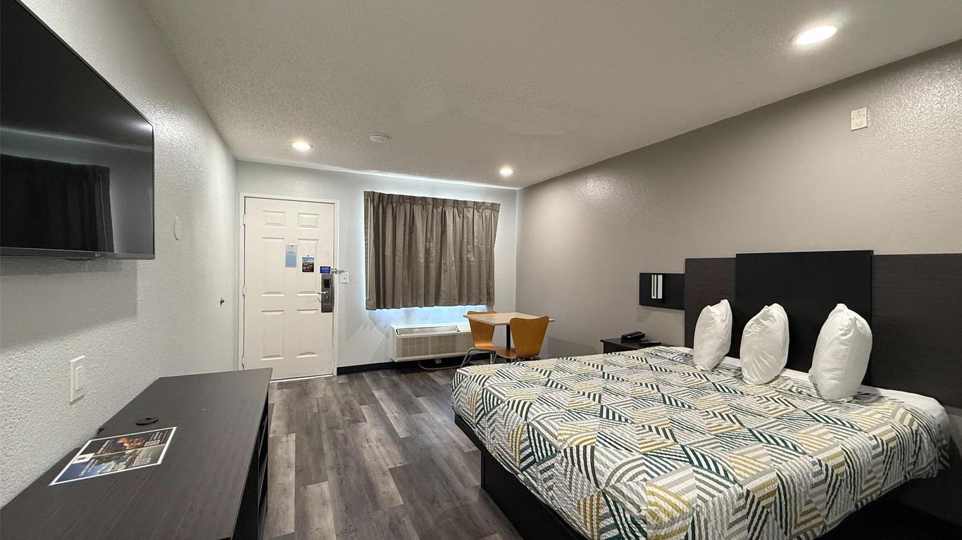 Motel 6 Tacoma South