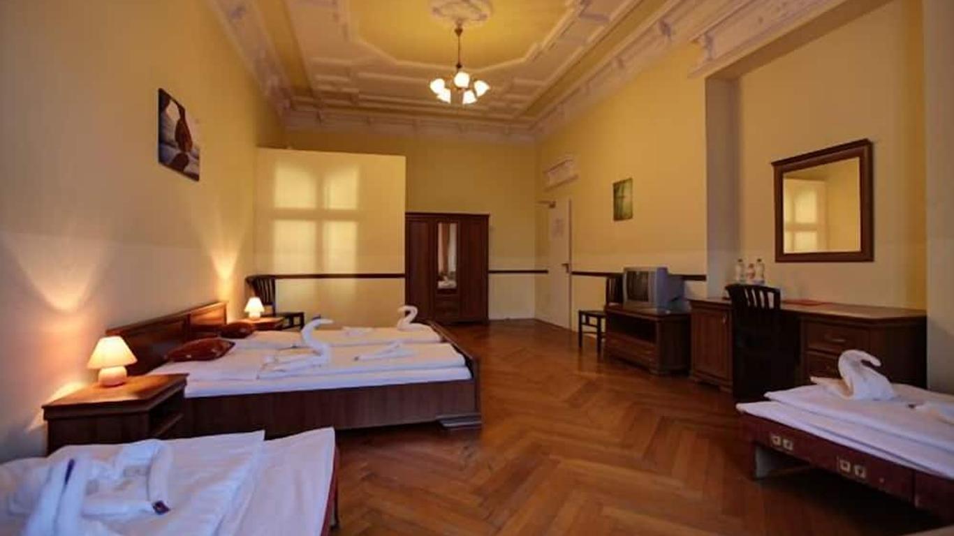 Hotel Pension Bernstein am Kurfürstendamm