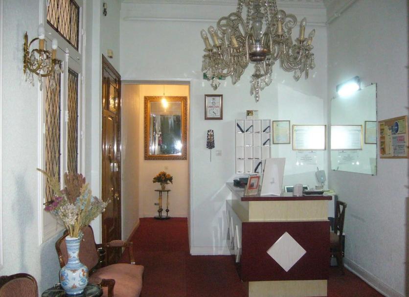 Lễ tân Ảnh