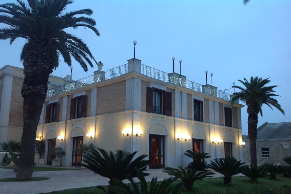 Toà nhà