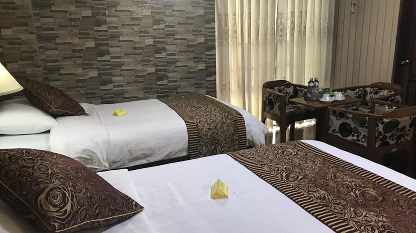 Crystal Palace Hotel