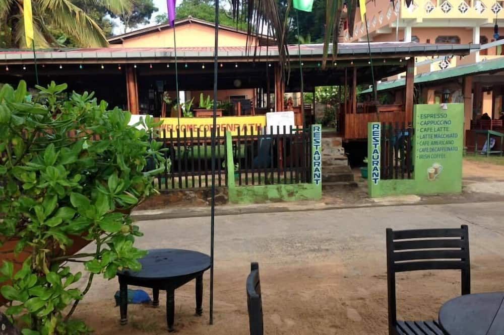 Cảnh ngoài trời