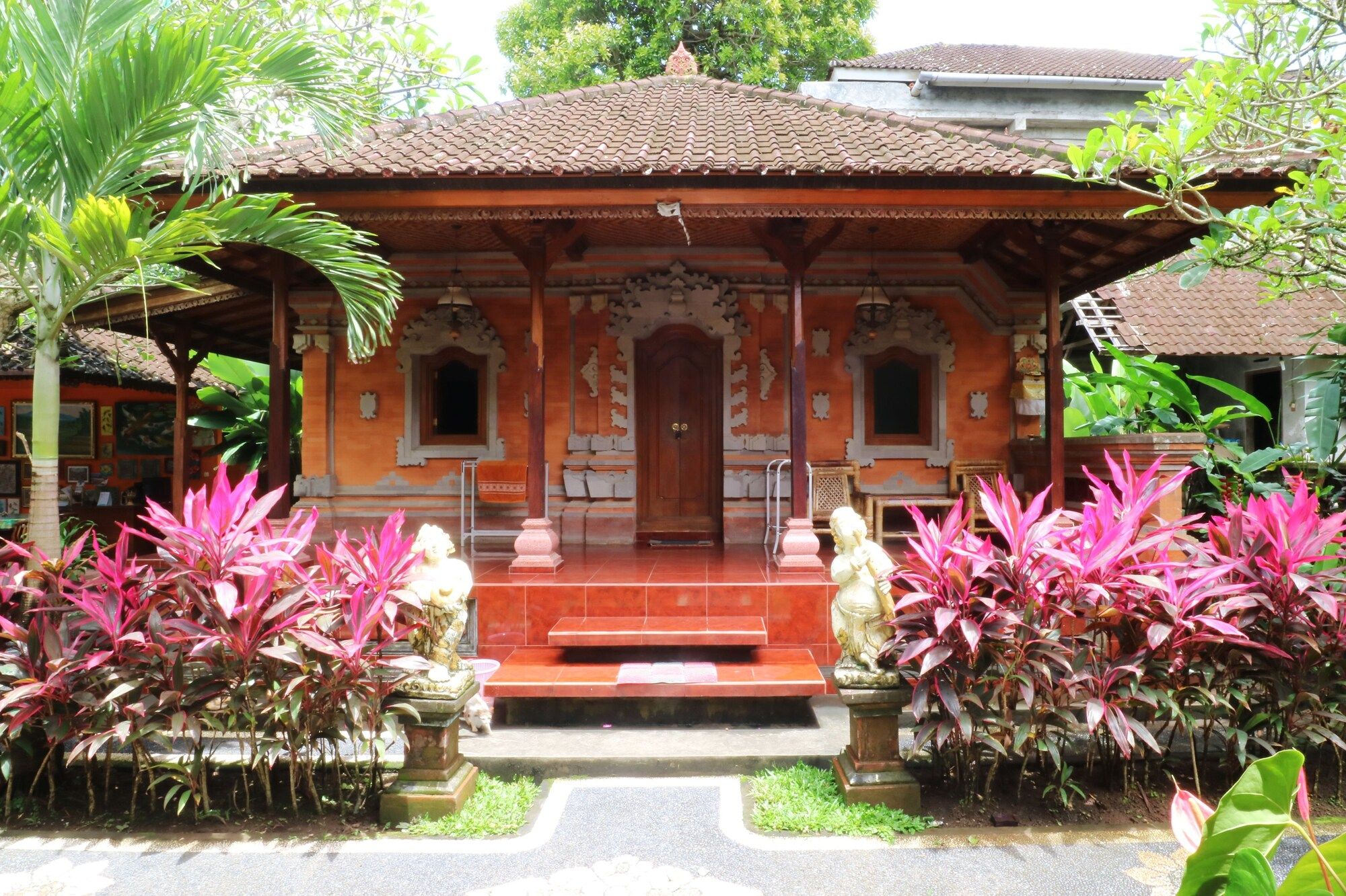 Cảnh ngoài trời