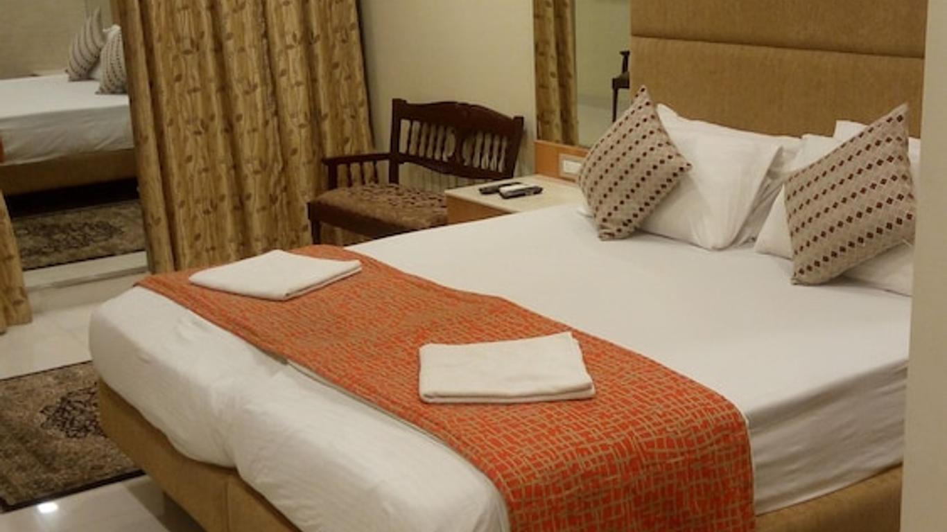 Bentley Hotel, Marine Drive