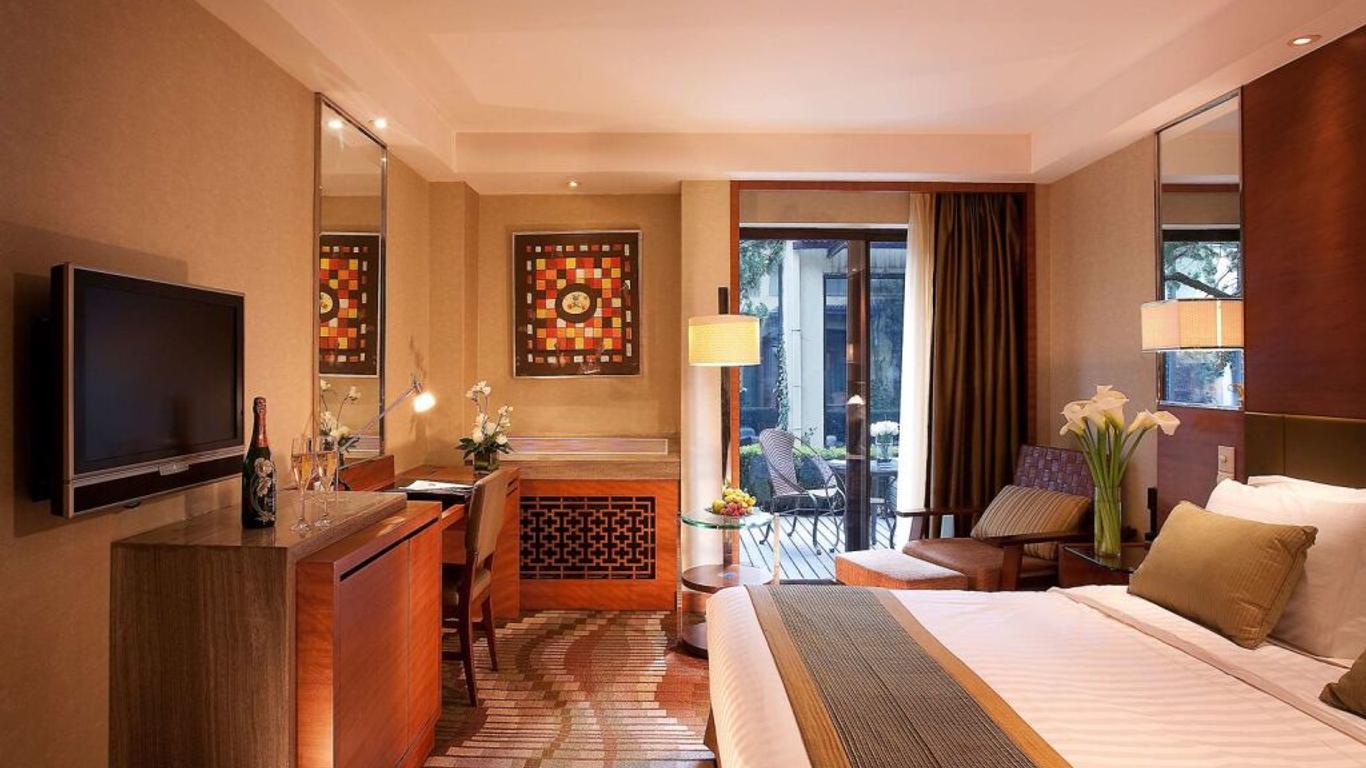 Jianguo Hotel