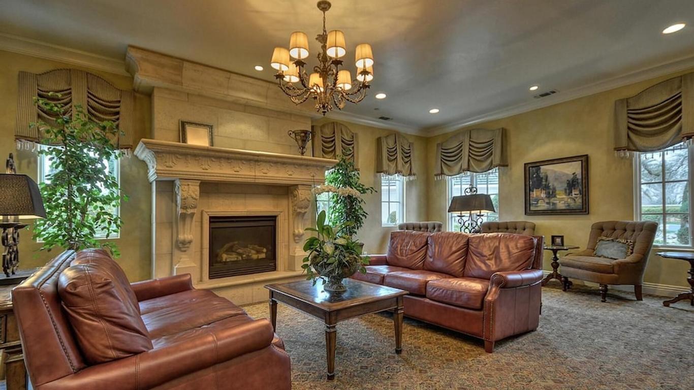 Villa Arden Hills