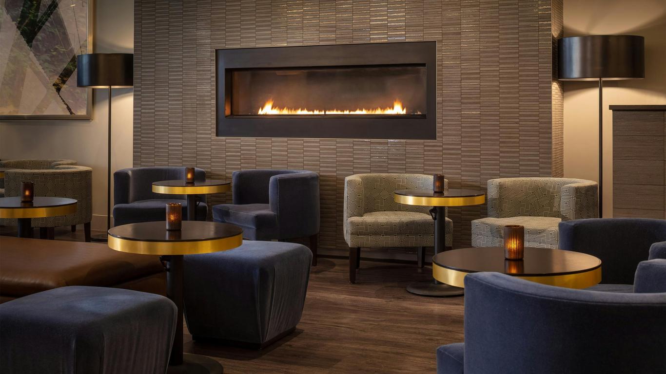 Sheraton Commander Hotel
