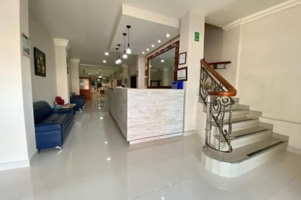 Lễ tân