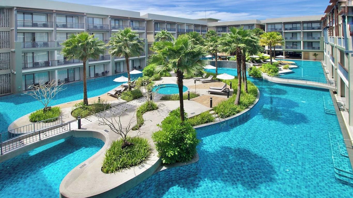 Le Meridien Khao Lak Resort & Spa