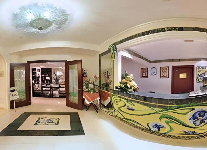 Lễ tân Ảnh