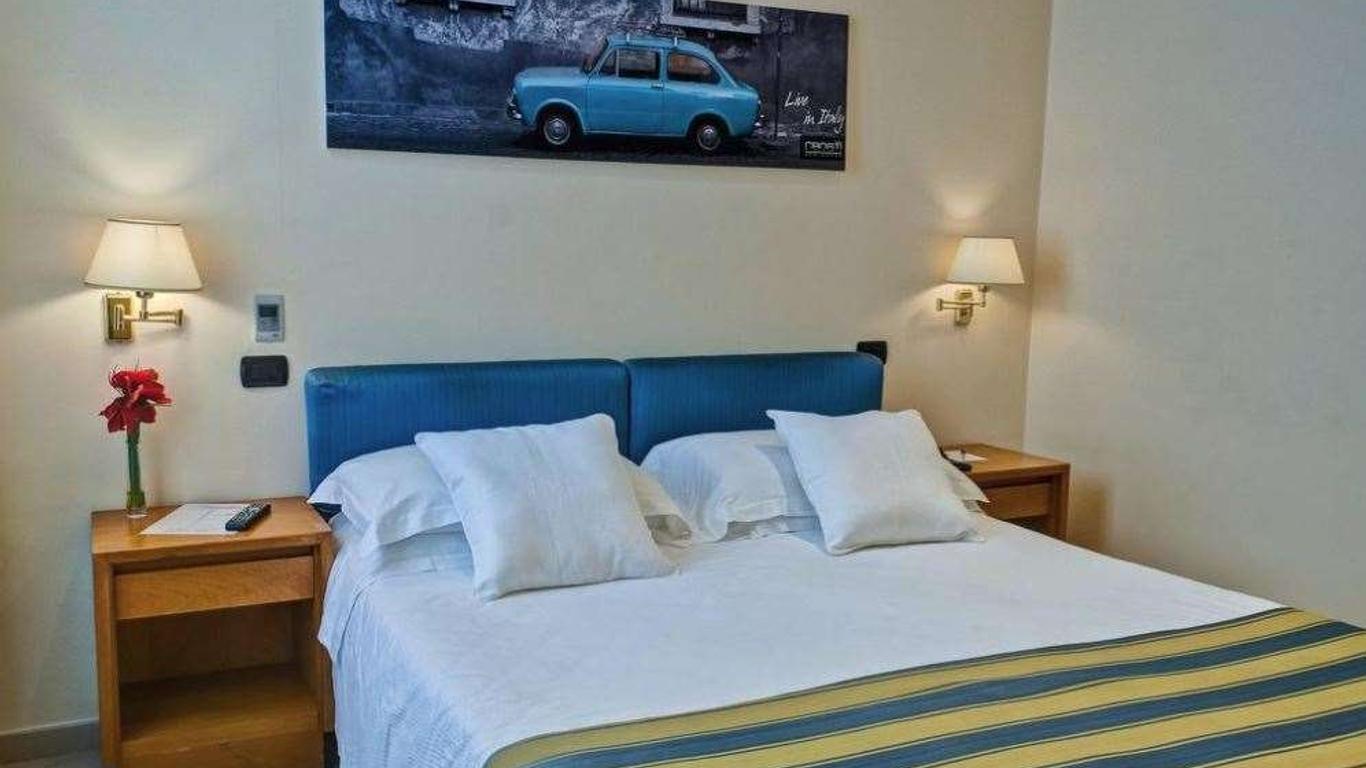 Crosti Hotel & Residence