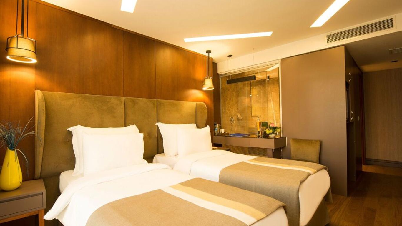 Blueway Hotel Historical