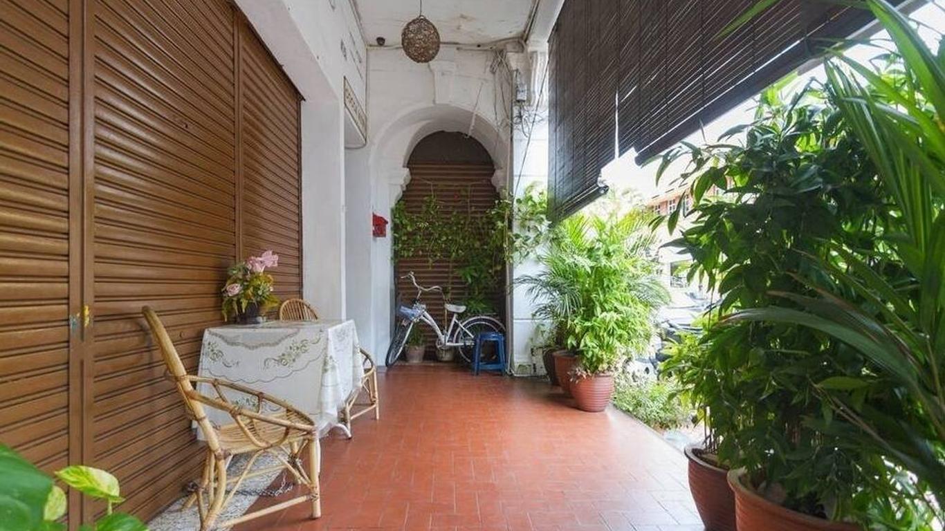 Cocoa Mews Cafe and Homestay