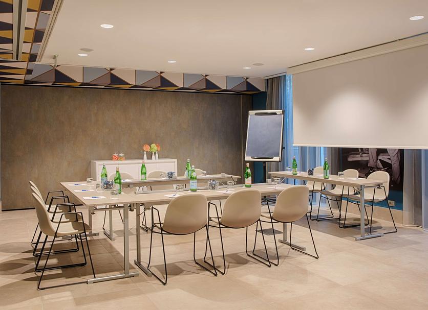 Conference room Ảnh