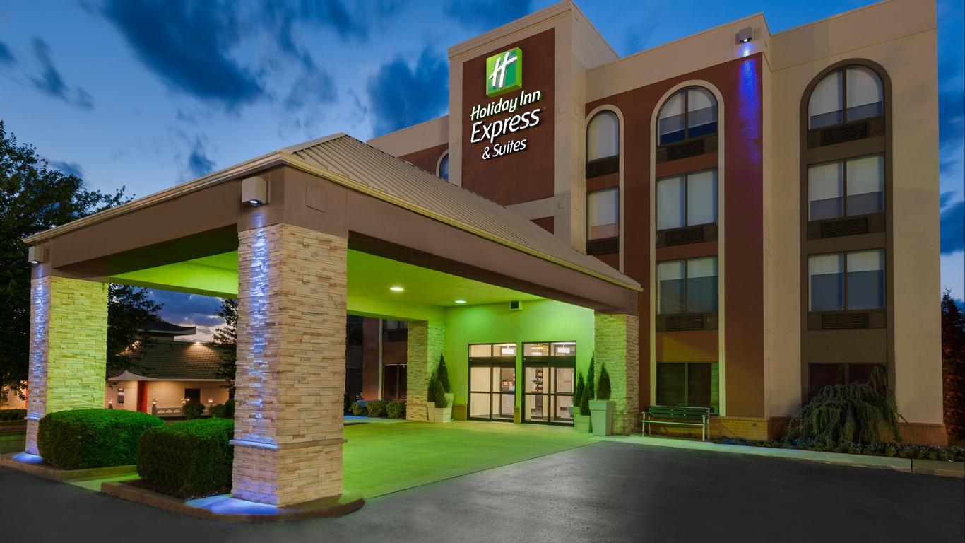 Holiday Inn Express Hotel & Suites Bentonville, An IHG Hotel