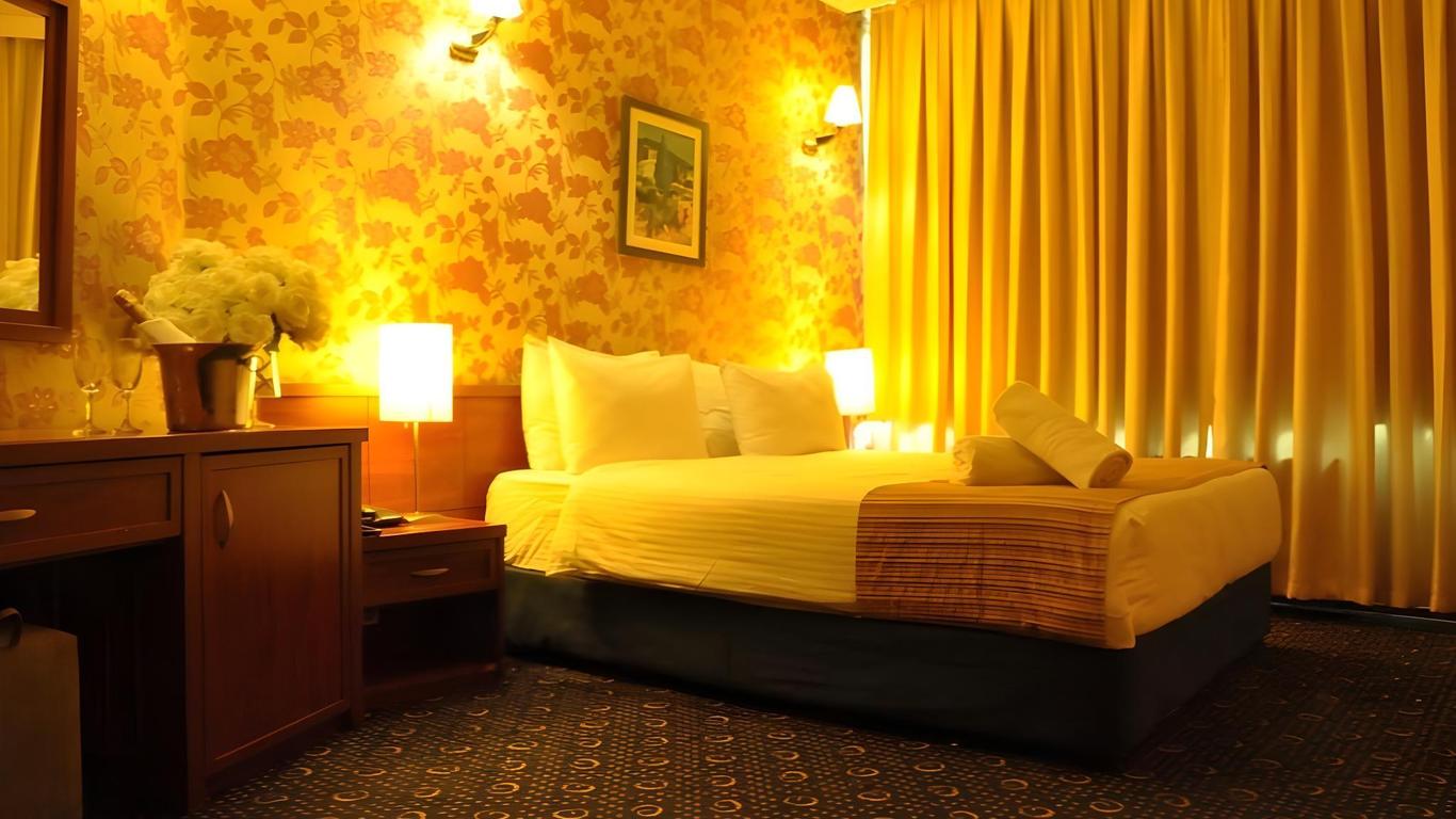 Kndf Marine Hotel