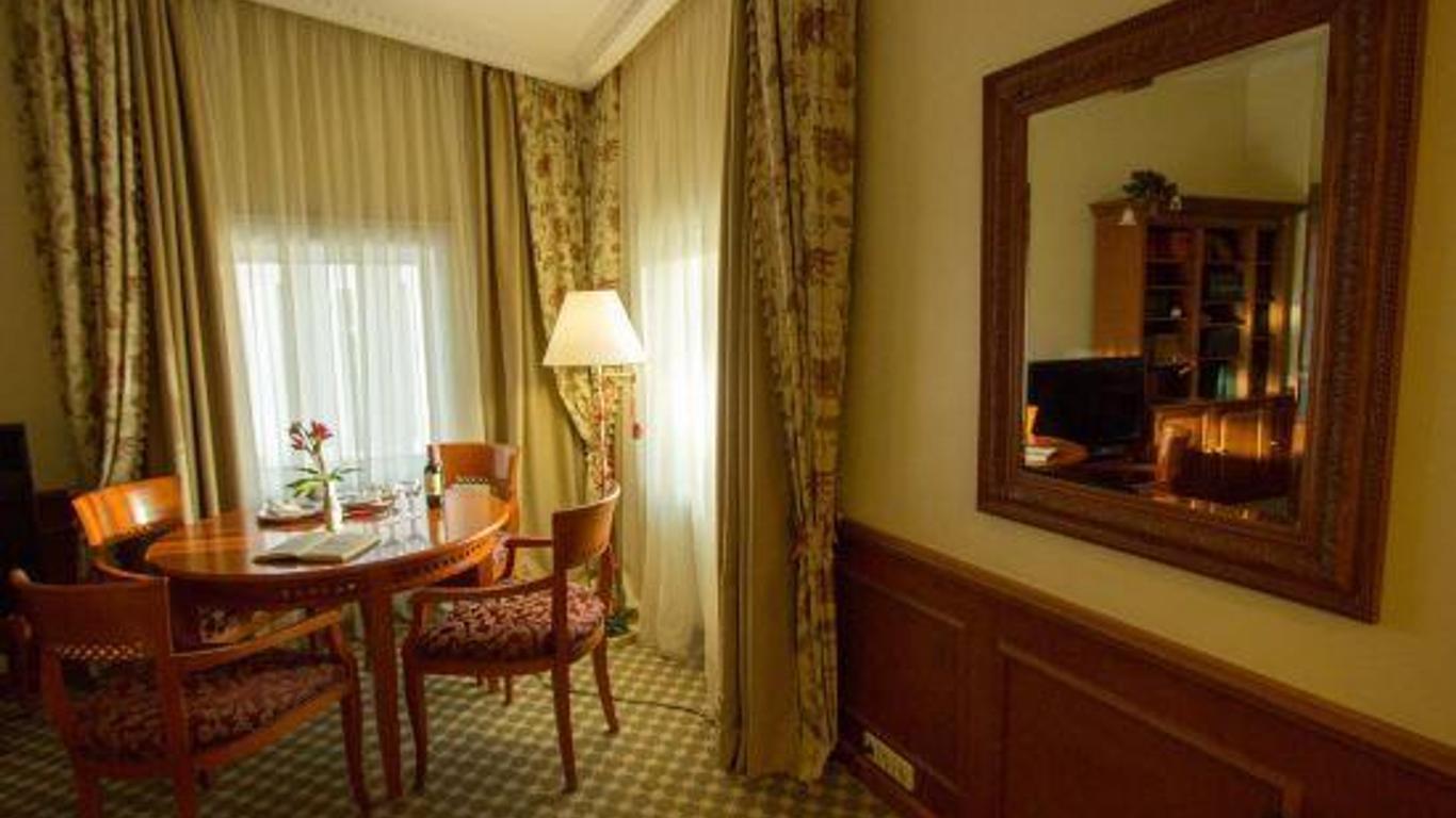 Chekhov Hotel