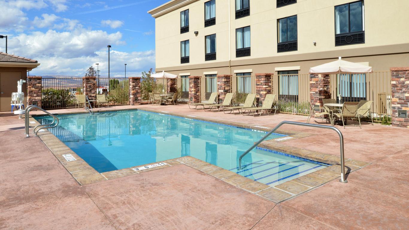 Holiday Inn Express & Suites Page - Lake Powell Area