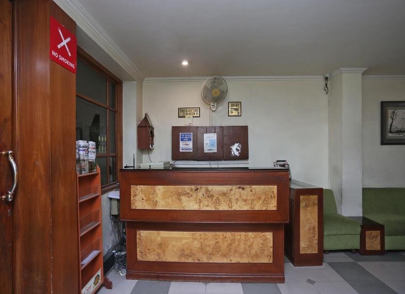 Lễ tân Ảnh