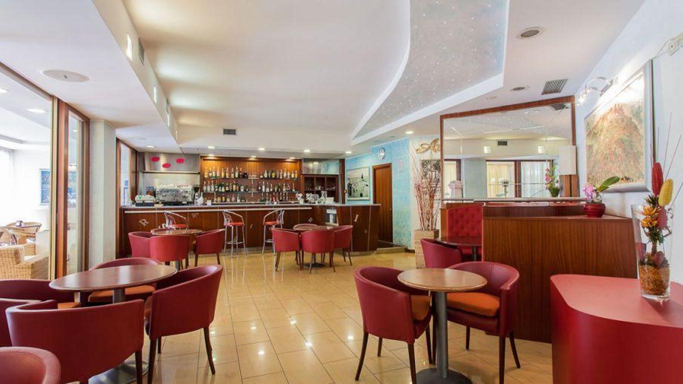 Aris Hotel