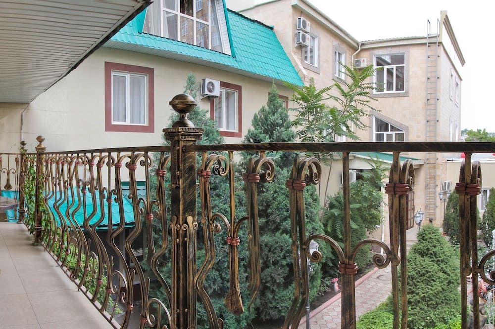 Cảnh ngoài trời