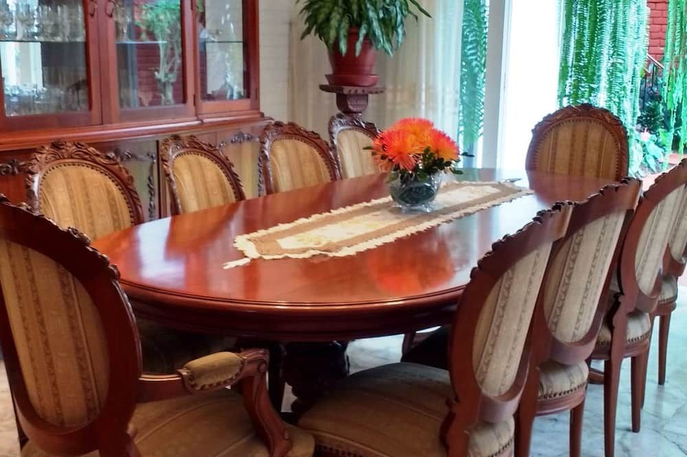 Phòng ăn