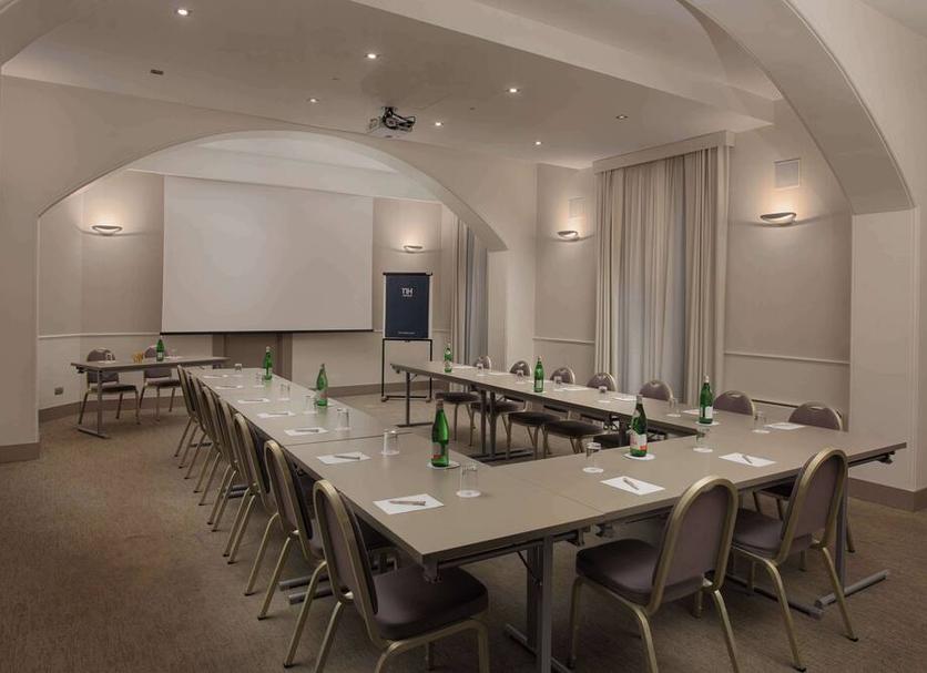 Conference room Ảnh
