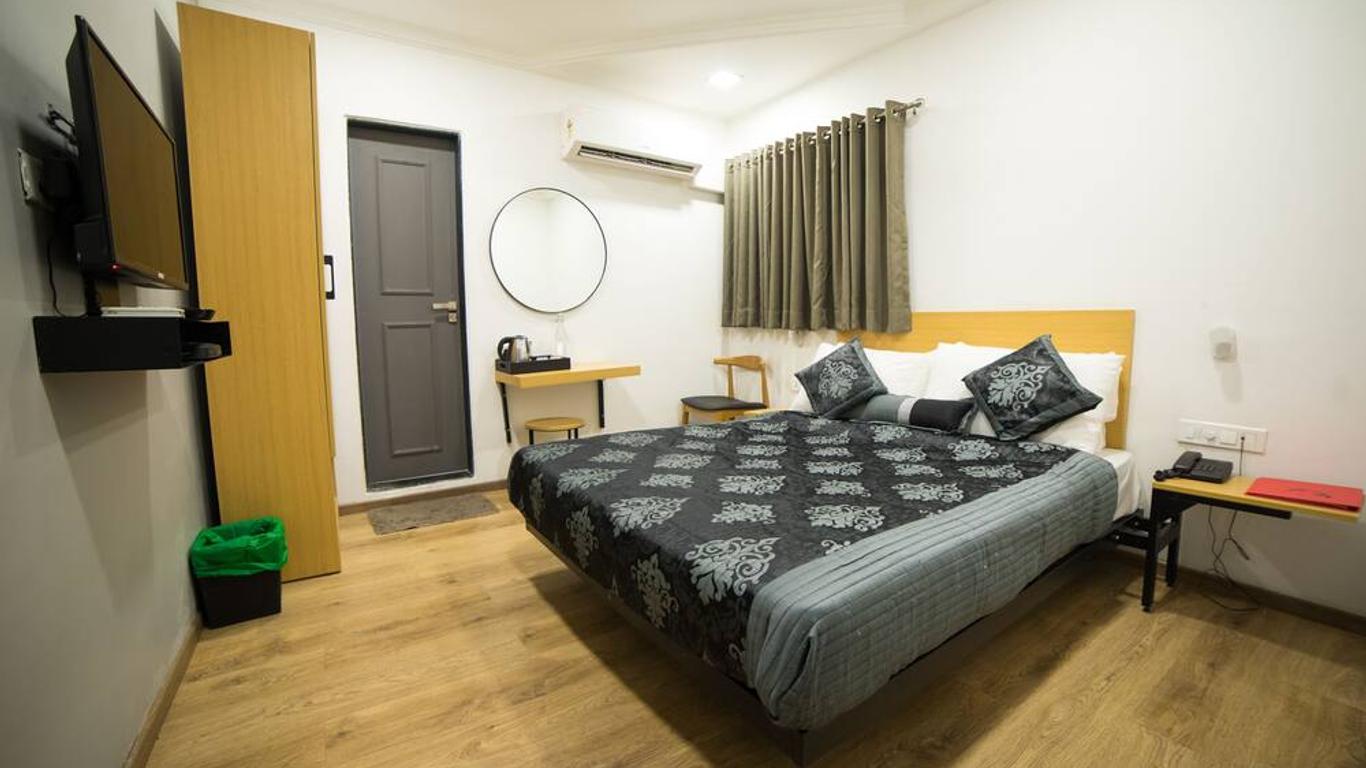Hotel Highway Residency