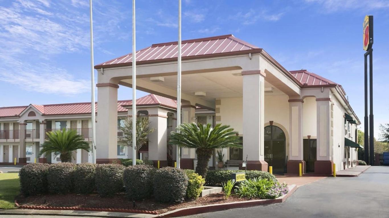 Staywell Suites Baton Rouge/I-12