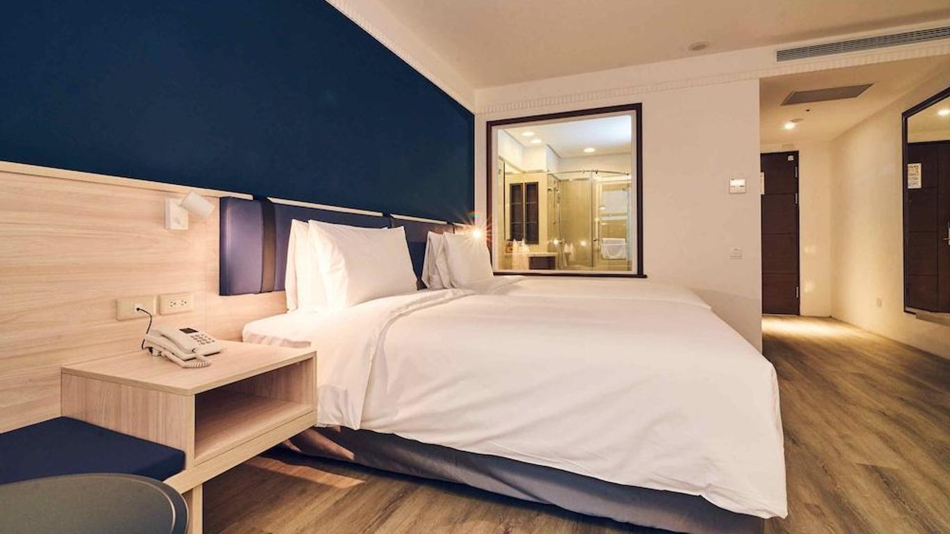 Gallery Hotel