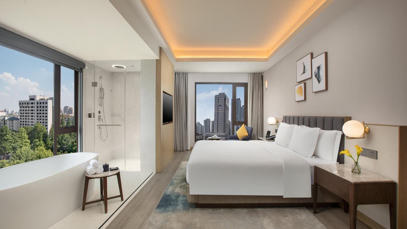 Voco Nanjing Oriental Pearl