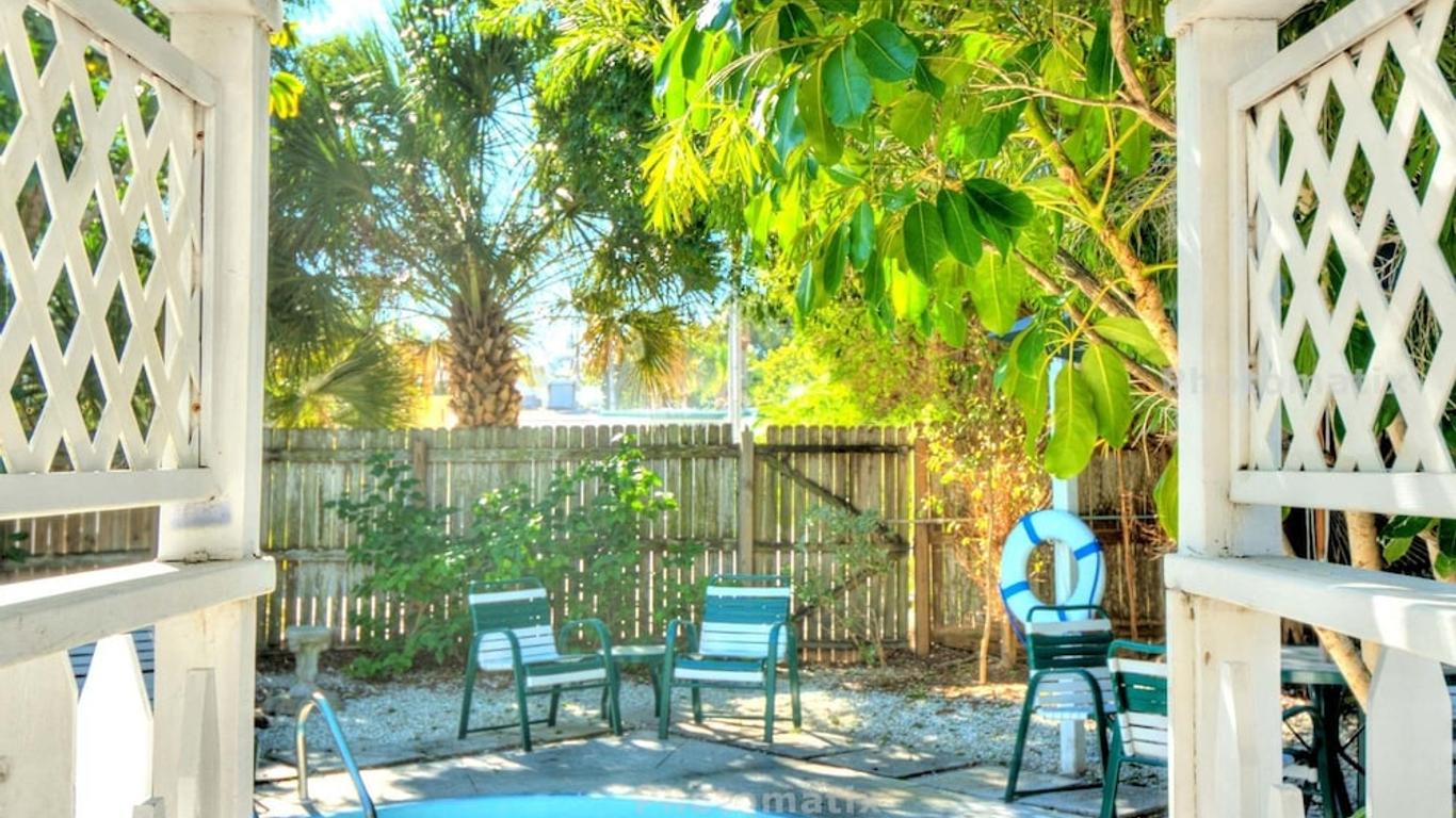 Seahorse Cottages On Sanibel - Adults Only