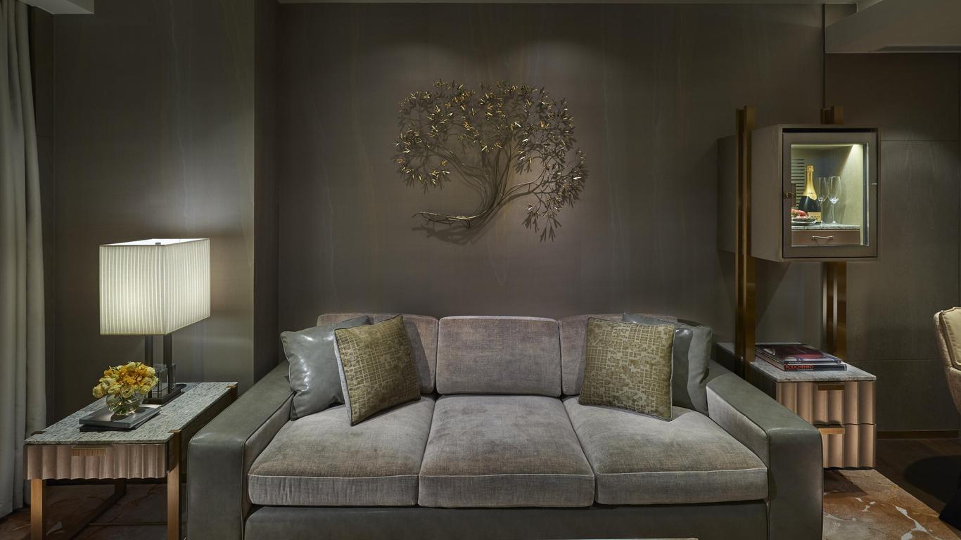 The Landmark Mandarin Oriental Hong Kong