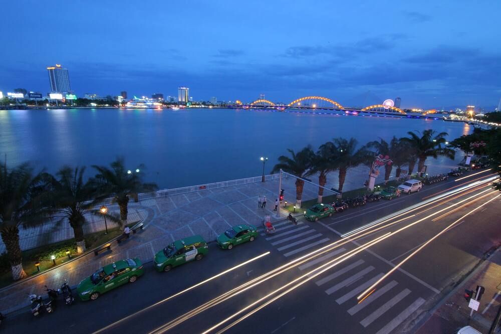 Cảnh ngoài trời