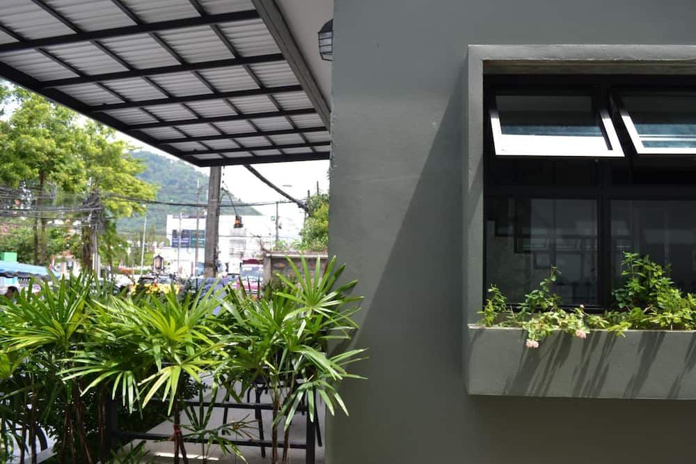 Cảnh ngoài trời
