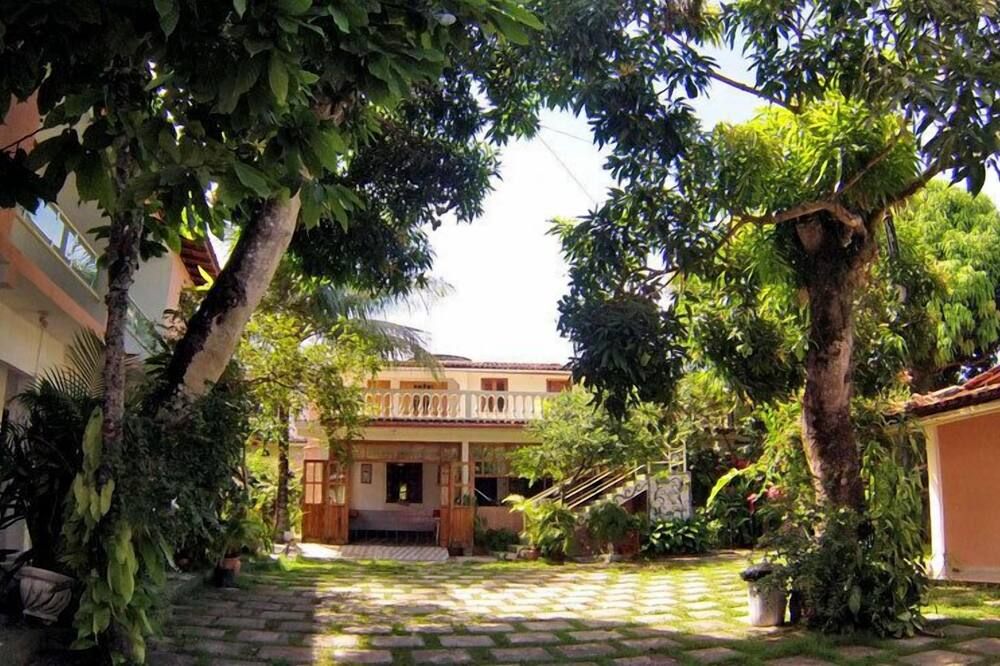 Cảnh ngoài trời