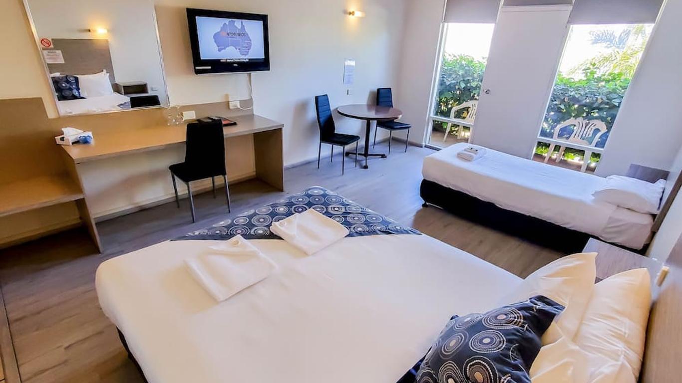 Sandors Motor Inn