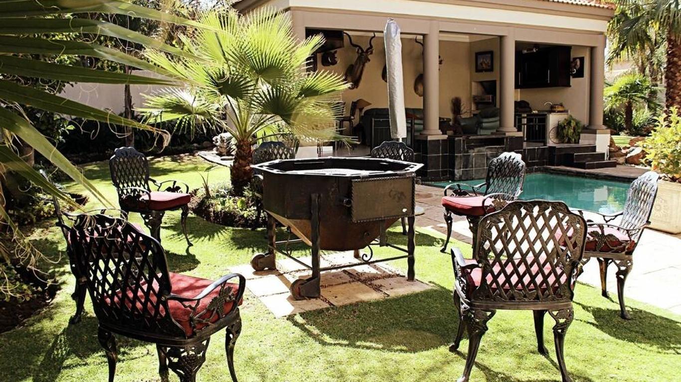 Casa Flora Guesthouse