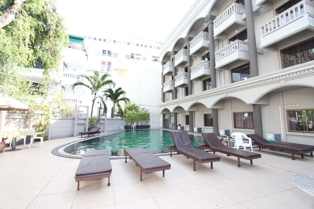Bể bơi